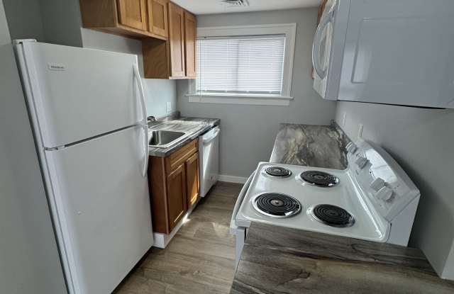 15 1/2 Elm Street - 4 photos photos