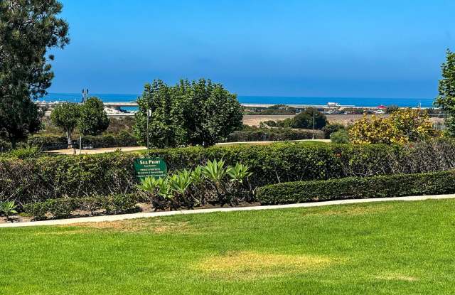 Luxurious Coastal Living: Fully Remodeled 3-Bed, 3.5-Bath with Ocean Views in Sea Point photos photos