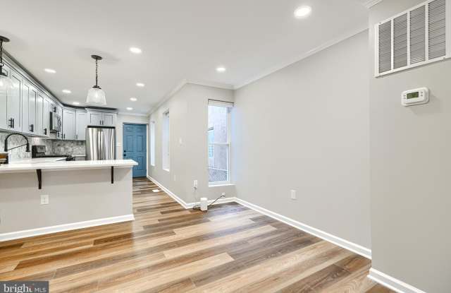 1109 E PRESTON Street photos photos
