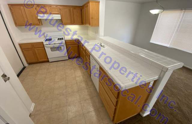 JUST LISTED!!! Gallery 4