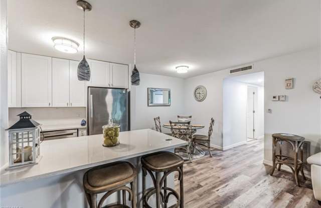 8081 S Woods Cir Gallery 2