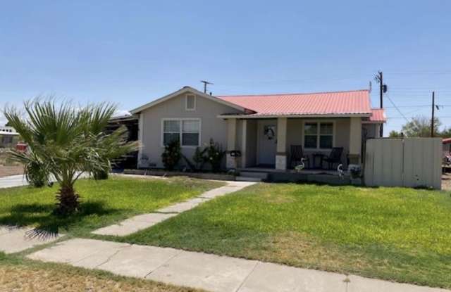 603 South Ross Boulevard - 603 South Ross Boulevard, Pecos, TX 79772 603 South Ross Boulevard - 603 South Ross Boulevard, Pecos, TX 79772