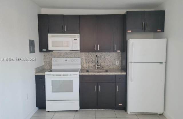 5655 Johnson St - 5655 Johnson Street, Hollywood, FL 33021