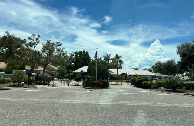 Plantation located 2BD/2BA/2CG - $2,200/mo Gallery 3