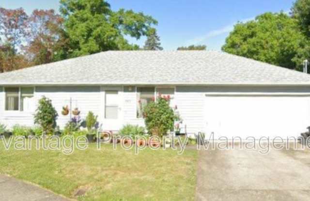 240 S MONMOUTH AVE photos photos