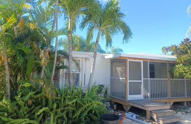 ISLAND LIVING IN BOKEELIA: 1 BD / 1.5 BR Front Screened Lanai photos photos