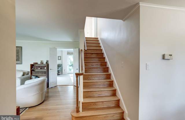 1720 LINWOOD PLACE Gallery 4