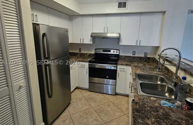 12124 Saint Andrews Pl Gallery 3