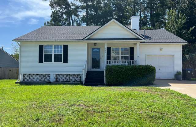 3Br 2Ba Close to Downtown Summerville Gallery 3