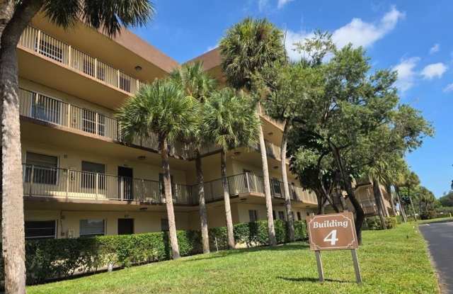 3101 NW 47th Terrace unit: 121 photos photos