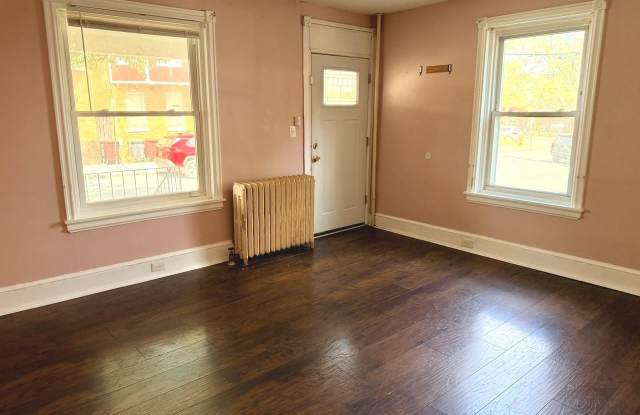 400 W 3RD Street photos photos