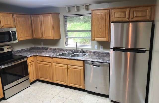 HUGE 4/2 - Walk to FSU! Available 2027!! Gallery 4