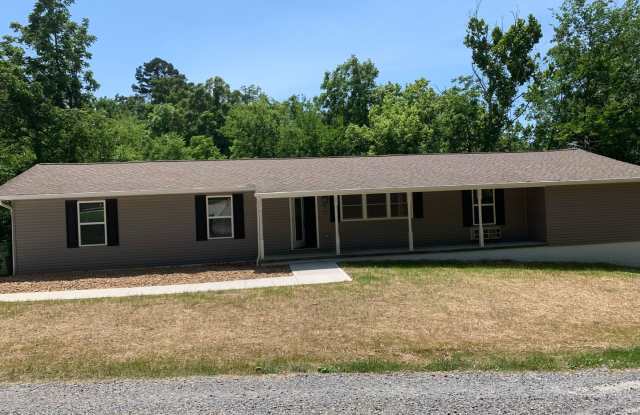 Available now -- 3 Bedroom 1.5 Bath DUPLEX in Maryville City Gallery 1