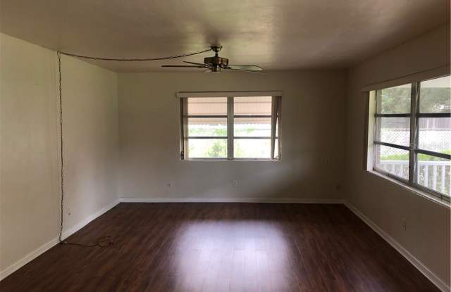 1725 CURRY AVENUE Gallery 4
