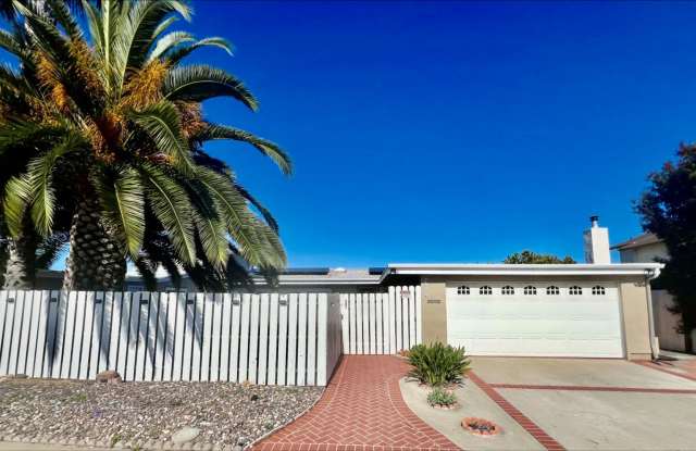 Welcome to this charming 3 bedroom, 2 bathroom house located in the heart of Serra Mesa. photos photos