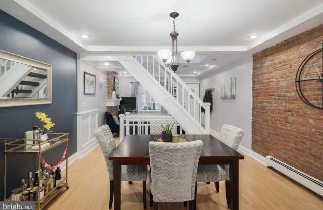 1910 S ALDER Street photos photos