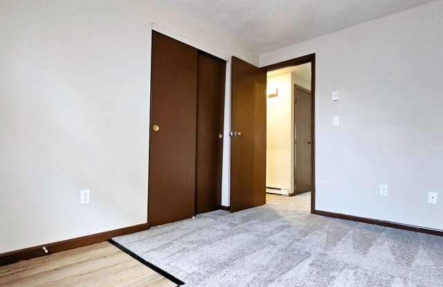 1290 Sanlor Avenue Apartments Gallery 1