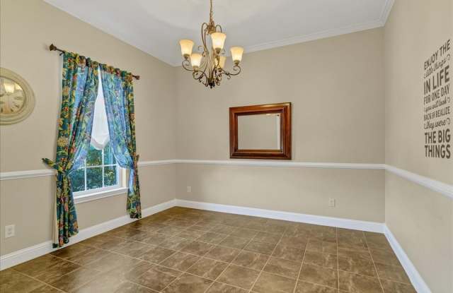 3300 Fountain Way Gallery 4