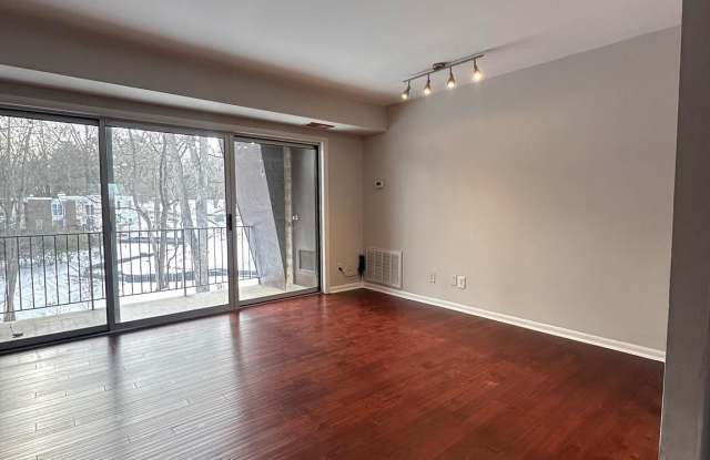 11625 VANTAGE HILL Road Gallery 2