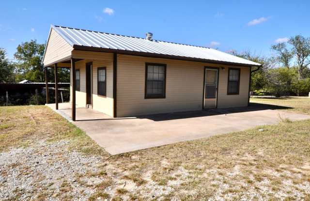 FOR LEASE! Cozy One Bedroom Home With Central Heat & Air & Vinyl Plank Flooring. Gallery 4