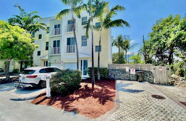 813 SE 18th Ct - 813 Southeast 18th Court, Fort Lauderdale, FL 33316