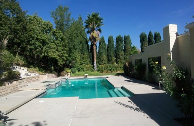 10627 Sylvia Ave - 10627 Sylvia Avenue, Los Angeles, CA 91326