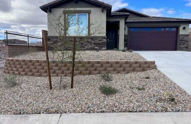 Laughlin Ranch 2 Bedroom Executive home with fenced yard and garage photos photos