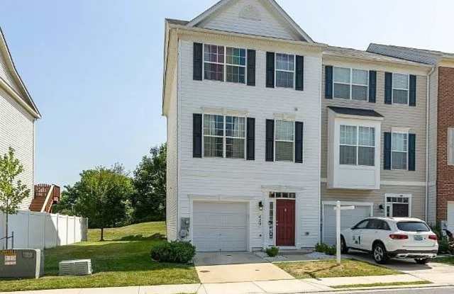 End Unit townhouse w/bump out in Ballenger Creek ready for you mid May! photos photos