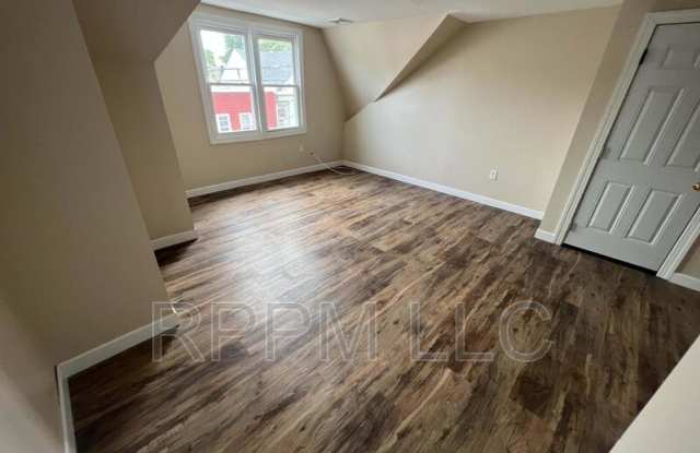 562 Summer St 3 photos photos