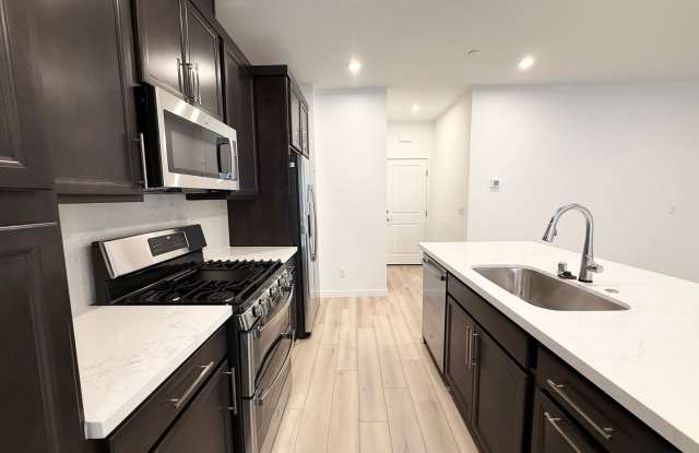 3/BD 2.5/BA Brand New Modern Townhome in Summerlin – Never Lived In! photos photos