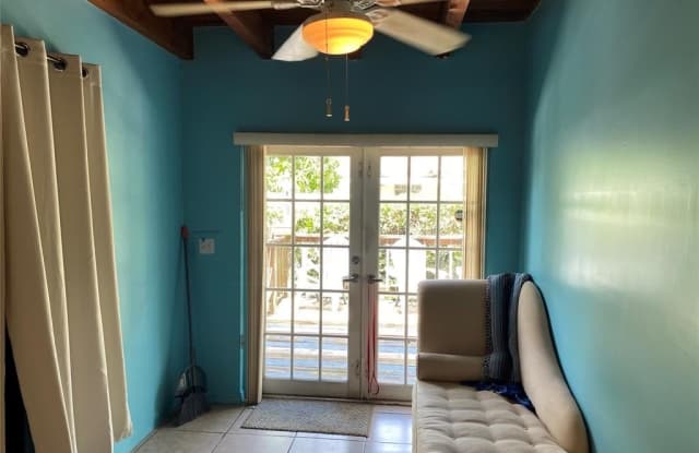 6901 SW 6th St photos photos