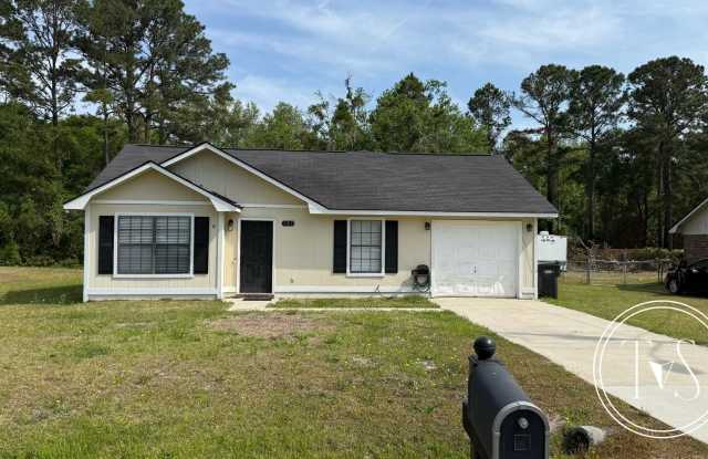 SPRING MOVE-IN SPECIAL AND RATE DROP ALERT (was $1850/month)!** photos photos