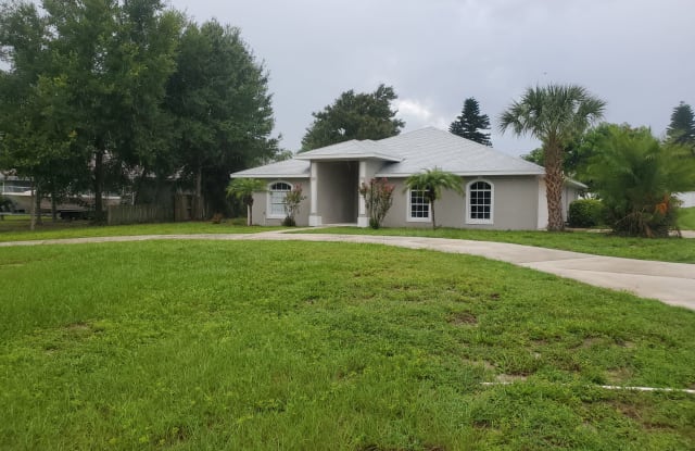 1025 West Lake Hamilton Drive - 1025 - 1025 West Lake Hamilton Drive, Winter Haven, FL 33881