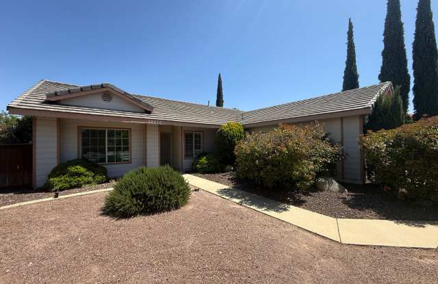 Quartz Hill 4 Bedroom 2 Bath! photos photos