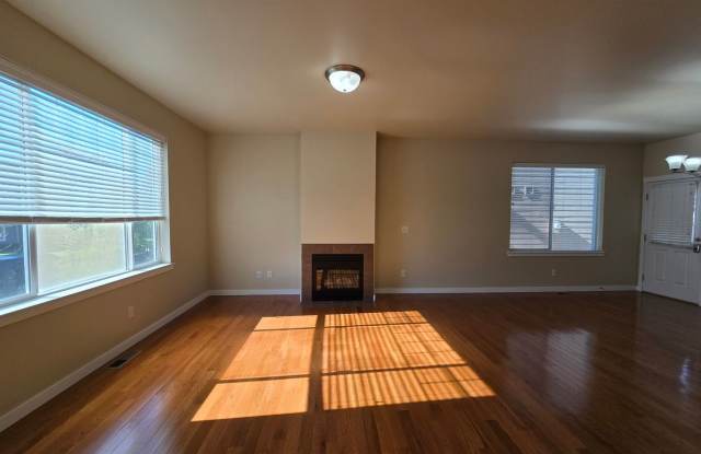 3 Bedroom, 2.5 Bathroom House Gallery 4