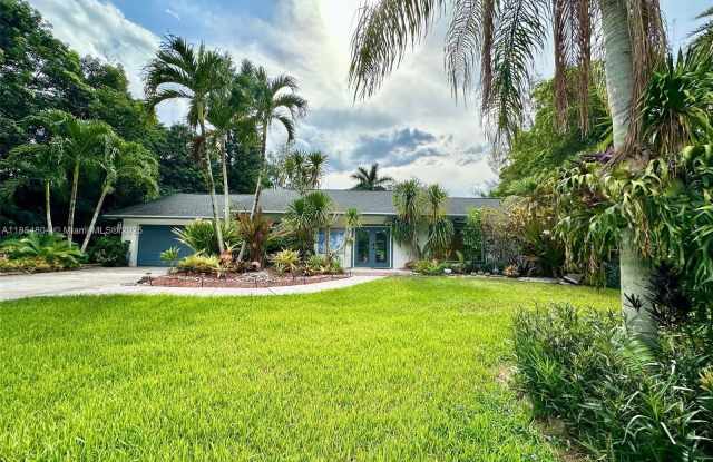 4301 SW 101st Ave photos photos
