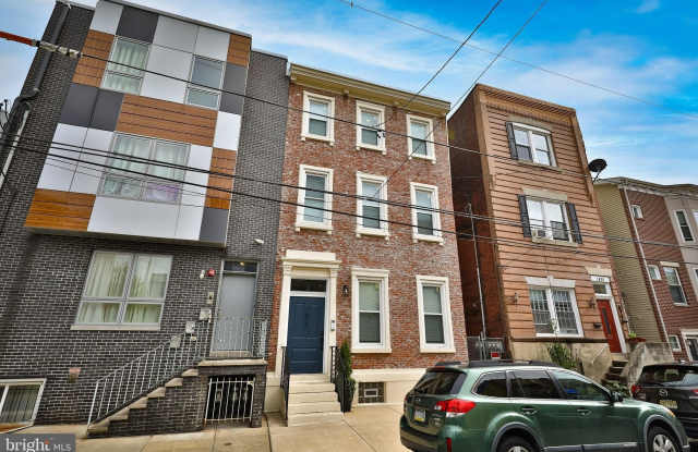 1437 N FRANKLIN STREET photos photos