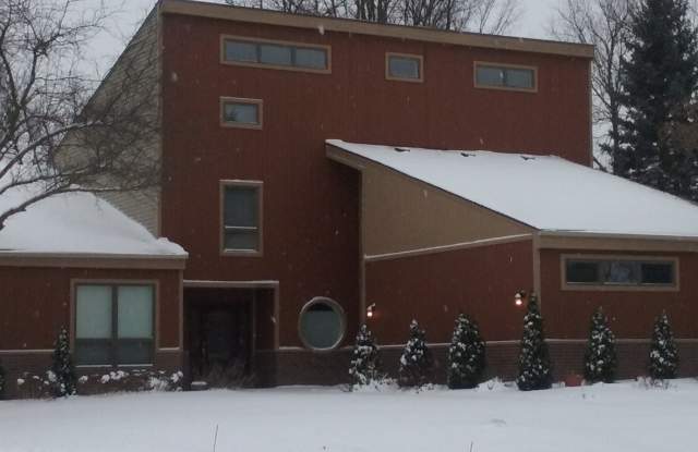 30990 Westwood Rd Gallery 2