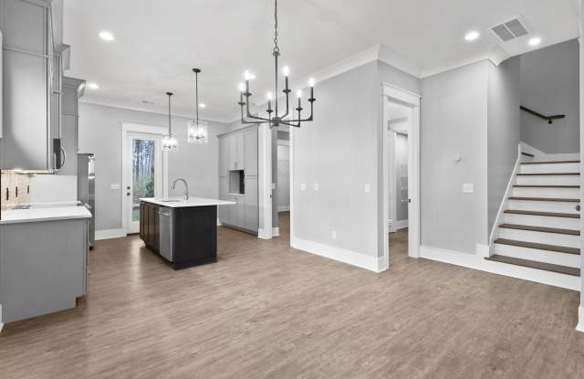 1717 Double Oak Trail Gallery 4