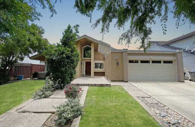 2261 Plummer Ave photos photos
