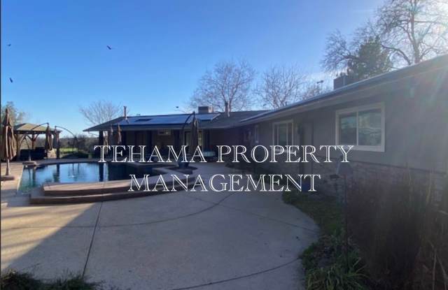 Beautiful 2 Bedroom/2 Bathroom Home with a Great Room, Fireplace and access to shared swimming pool photos photos