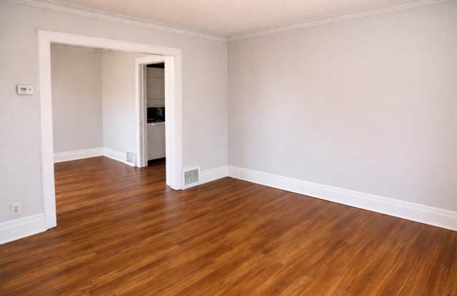 Cute Two Bedroom Home Gallery 4