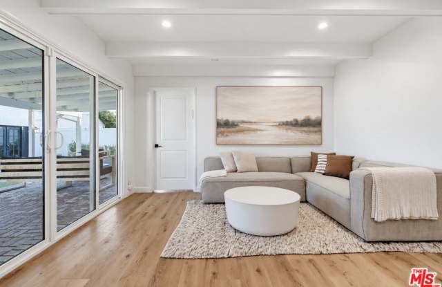 12822 Waddell Street Gallery 3