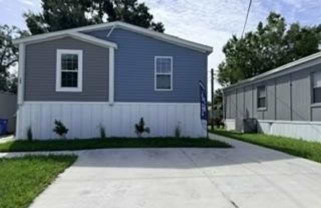 104 Bush Lane Gallery 1