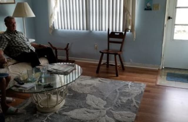 2466 Nash St - 2466 Nash Street, Clearwater, FL 33765