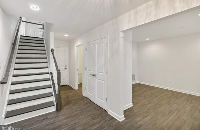 2914 PINEBROOK Gallery 1