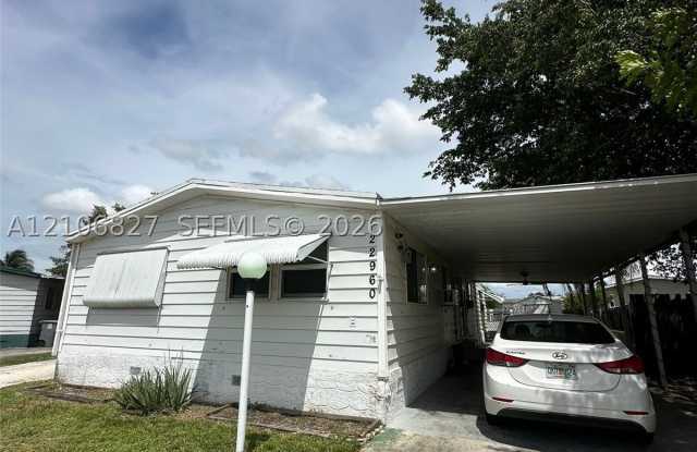 1590 SW 65th Ter Gallery 1