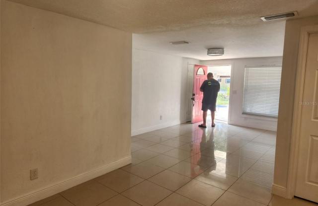 8518 WOODLAKE Drive Gallery 4