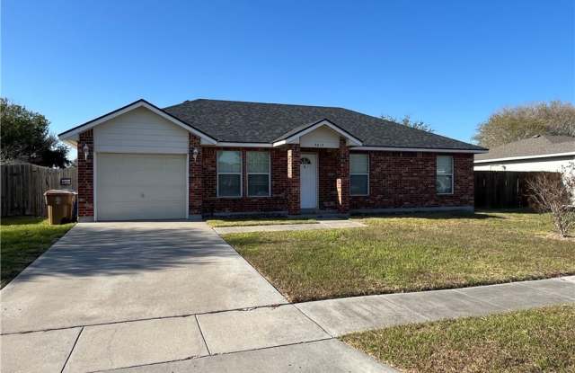 5613 Arboleda photos photos