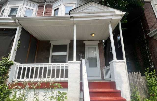 large house very nice close to everything photos photos
